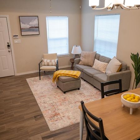 Fabulous King Size Bed In A Gated Neighborhood! Διαμέρισμα Edinburg Εξωτερικό φωτογραφία