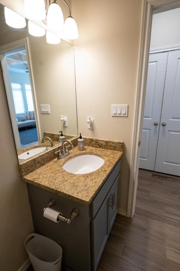 Fabulous King Size Bed In A Gated Neighborhood! Διαμέρισμα Edinburg Εξωτερικό φωτογραφία
