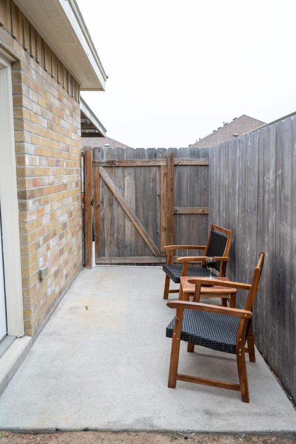 Fabulous King Size Bed In A Gated Neighborhood! Διαμέρισμα Edinburg Εξωτερικό φωτογραφία