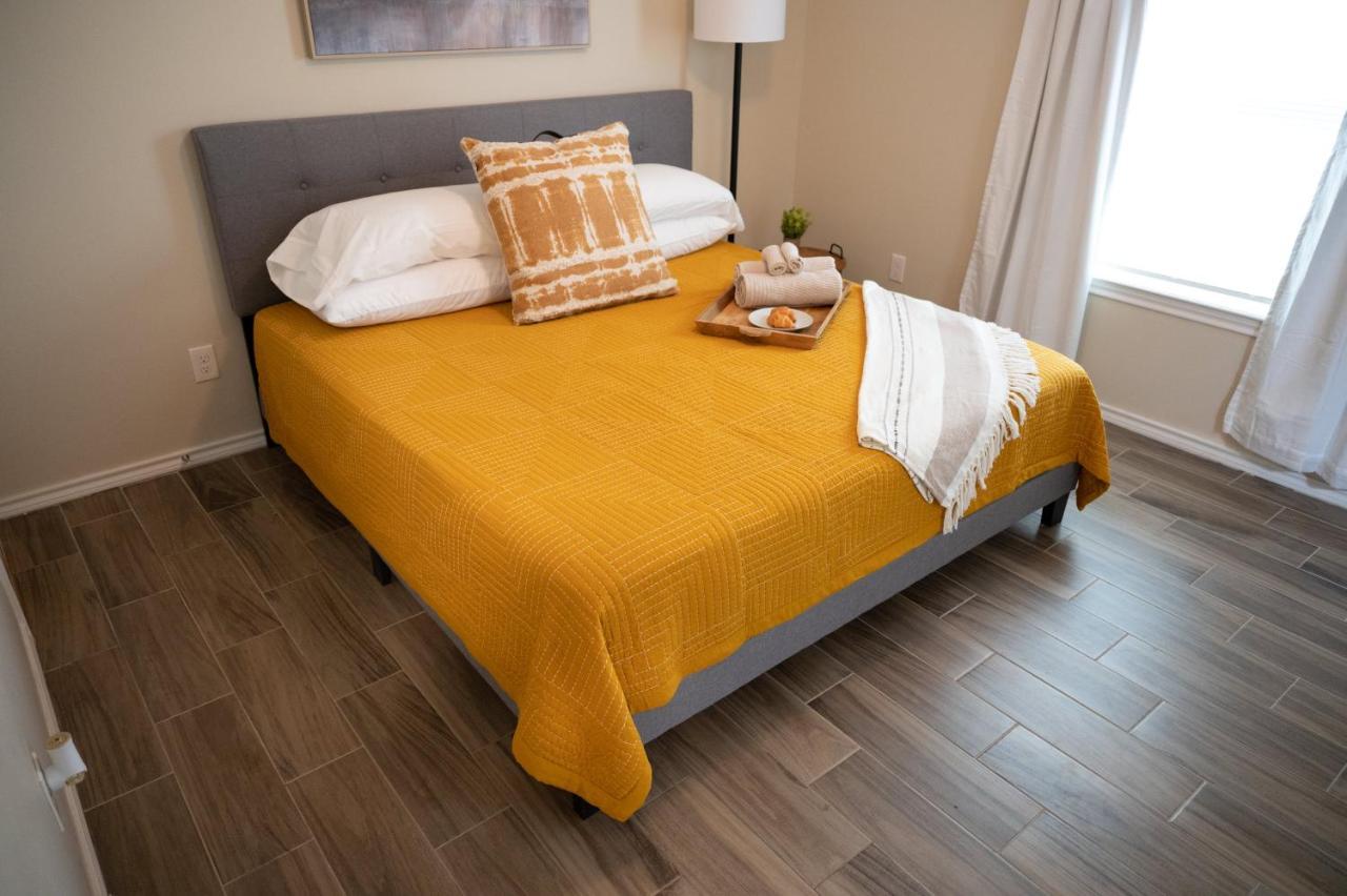 Fabulous King Size Bed In A Gated Neighborhood! Διαμέρισμα Edinburg Εξωτερικό φωτογραφία