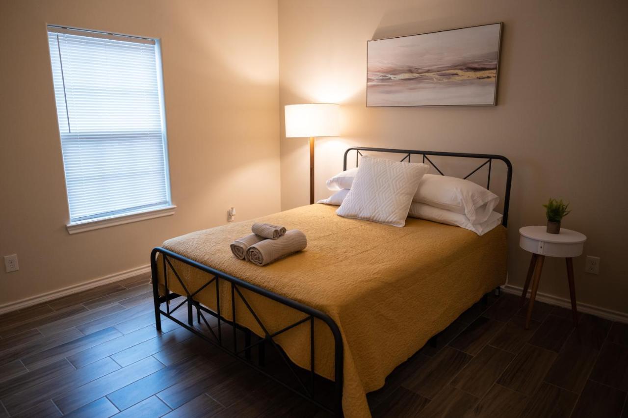 Fabulous King Size Bed In A Gated Neighborhood! Διαμέρισμα Edinburg Εξωτερικό φωτογραφία